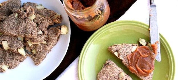 Лепешки с яблоком и пряностями