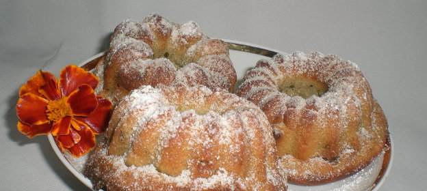 Кексы из ряженки с халвой