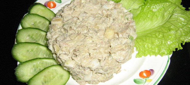 Салат с курицей и авокадо