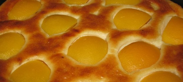 Запеканка творожная Неженка с бананом и персиками