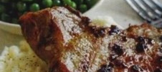 Краснокочанная капуста, тушенная с фасолью