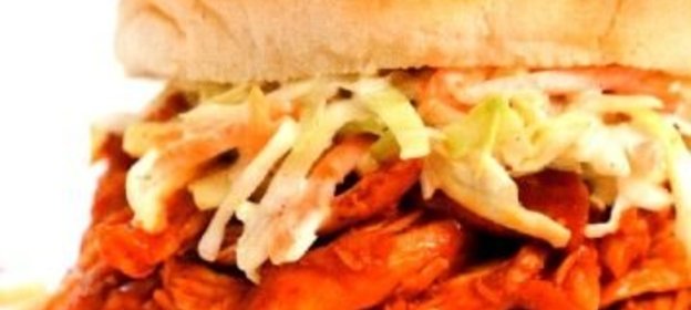 Бургеры с куриным мясом и капустой