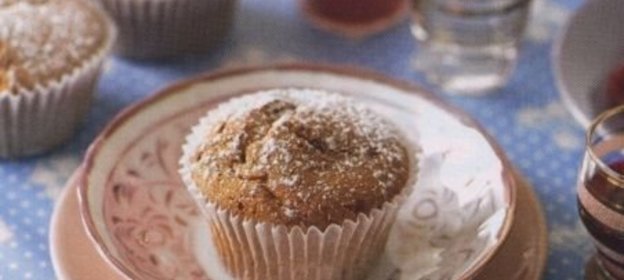 Сливочные мафины с малиновым джемом