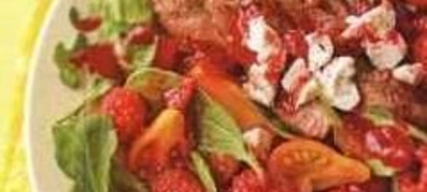 Салат из овощей с брынзой