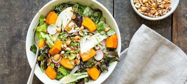 Салат с тыквой и зеленью