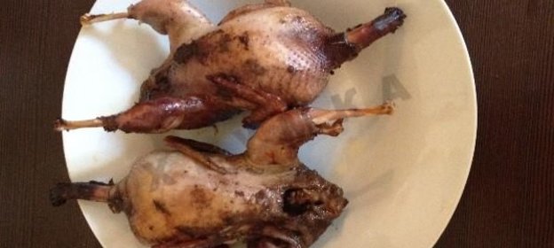 Перепела (перепелки) в мультиварке в винном маринаде