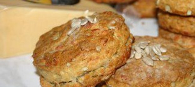 Лепешки с яблоками и сыром