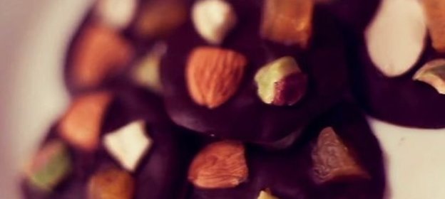 Запеканка из шпината и щавеля с яйцами