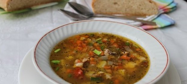 Чечевичная похлебка, традиционный средиземноморский суп