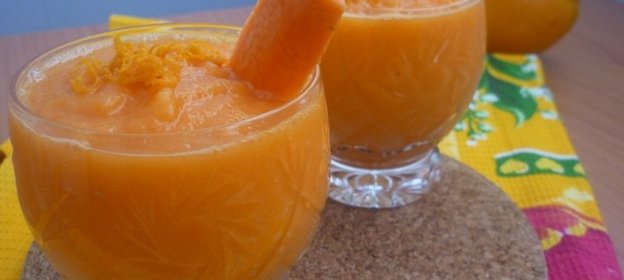 Смузи с морковью(для ушастых их много не бывает;)