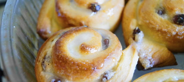 Булочки-улитки с начинкой из творожного сыра