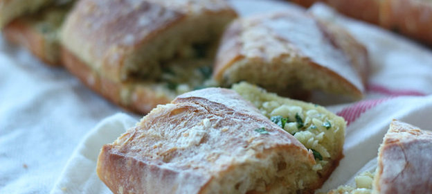 Самый вкусный чесночный хлеб