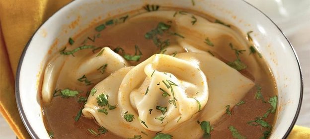 Чучвара шурпа – бульон с пельменями по-узбекски