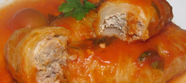 Голубцы с мясом птицы под Неаполитанским соусом