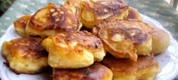 Пышные оладьи с яблоками