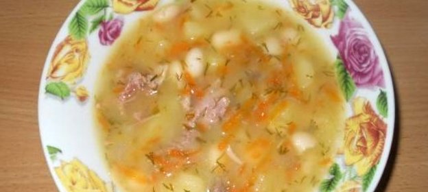 Фасолевый суп на говяжьем бульоне