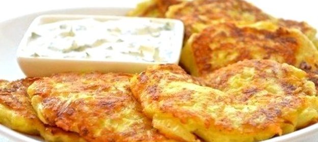 Оладьи из кабачков с сыром и чесноком