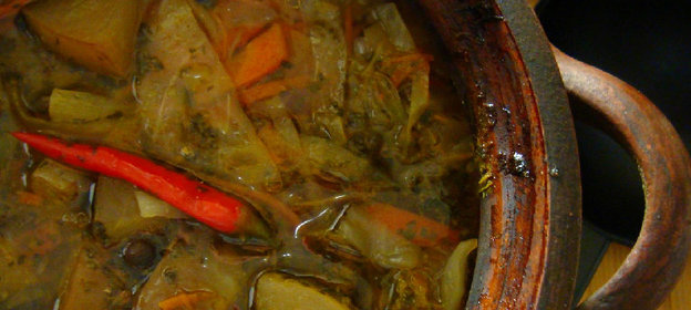 Щи из белокочанной капусты (томлённые) с яблоком и жгучим перчиком