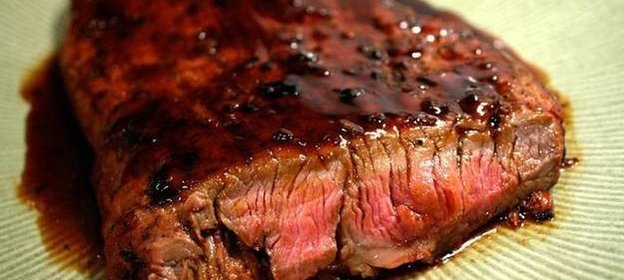 Говяжий стейк в маринаде из горчицы и коричневого сахара