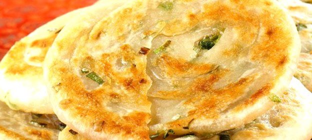 Луковые оладьи