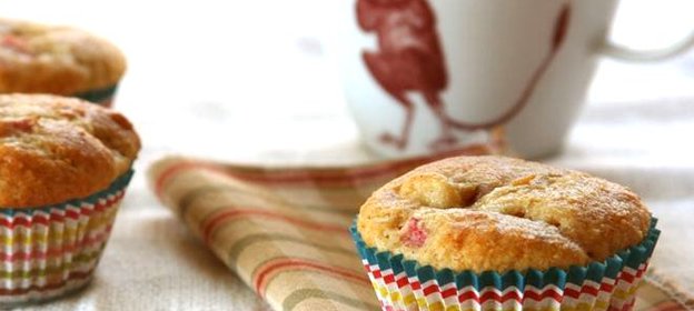 Утренние маффины с ревенем