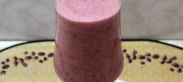 Малиново-банановый смузи