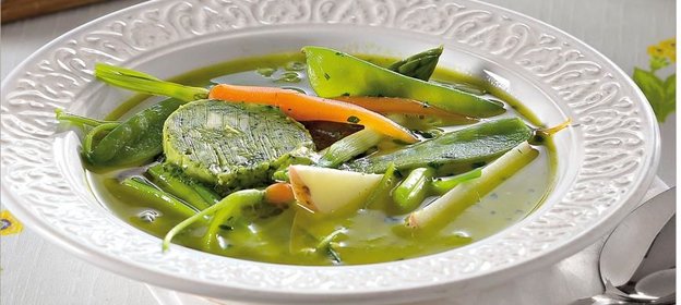 Суп из свежих овощей на летнем бульоне