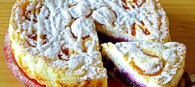 Творожно-рисовая запеканка с фруктово-ягодной начинкой