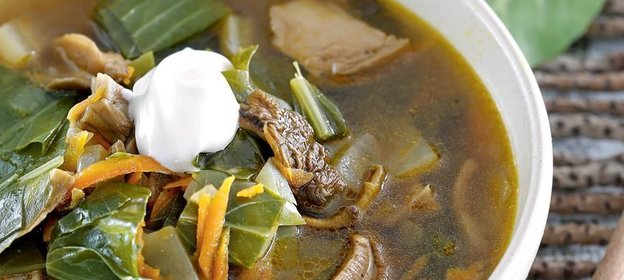 Щи из капустной рассады с грибами