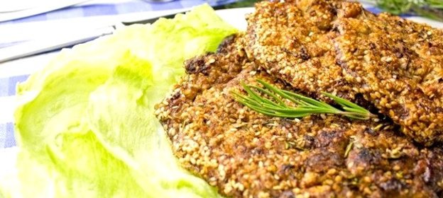 Стейки в кунжуте и розмарине
