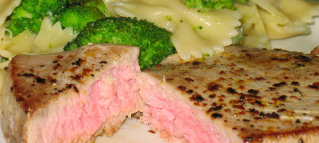 Стейки из тунца