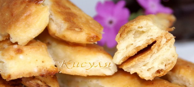 Слоёные сырные палочки