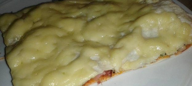 Пицца на тонком лаваше