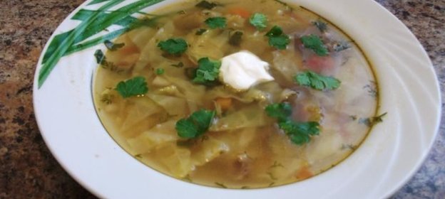 Щи из свежей капусты со свининой