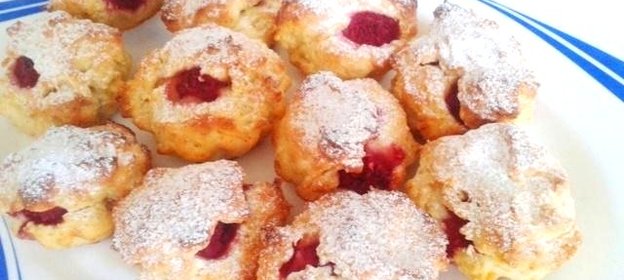 Нежные маффины с малиной