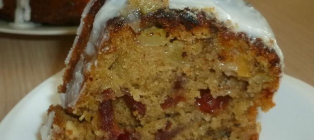 Фруктовый кекс с сушеной клюквой и орехами