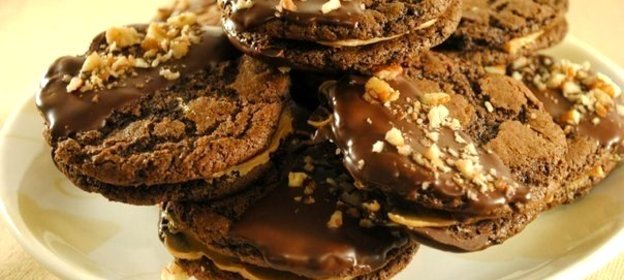 Шоколадное печенье-сэндвичи с арахисовым маслом