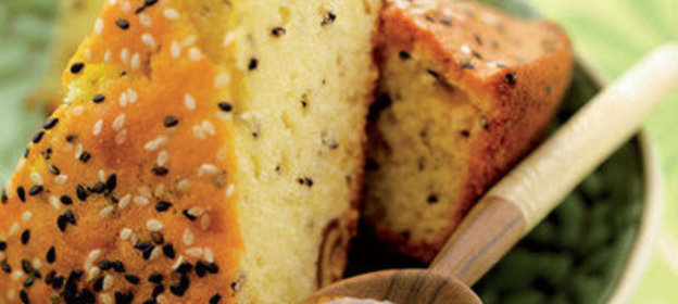 Кекс с финиками и кунжутом