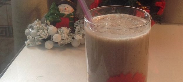 Шоколадный смузи на основе овсяного молока