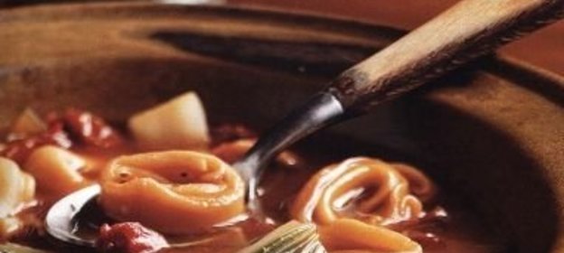 Хрящи с шампиньонами в томатном соусе