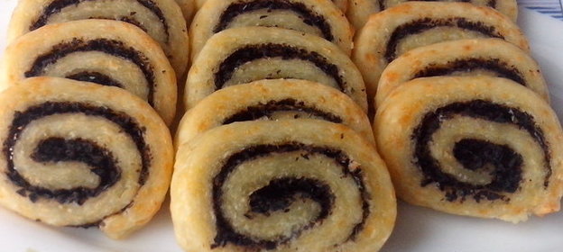 Печенье сырное с маслинами и лимонным ароматом