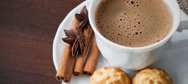 Кофе с шоколадом и корицей