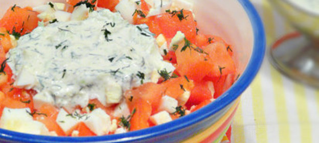 Яйца в булочке с кунжутом