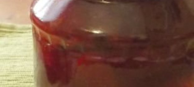 Салат из огурцов, яиц и зеленого лука