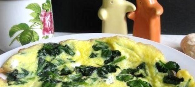 Яичница со шпинатом