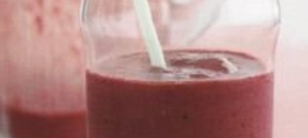 Смузи с гранатовым соком и тофу