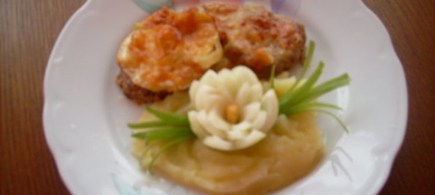 Стейки с баклажанами под майонезно-сырной шапкой(Вариант)