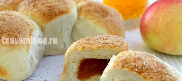 Постные булочки с яблочным повидлом