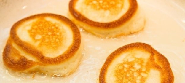Пышные оладьи на кислом молоке без дрожжей