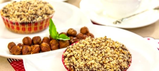 Маффины с курагой, фундуком и морковью